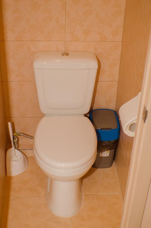 Dream Mini Hostel ハルキウ エクステリア 写真