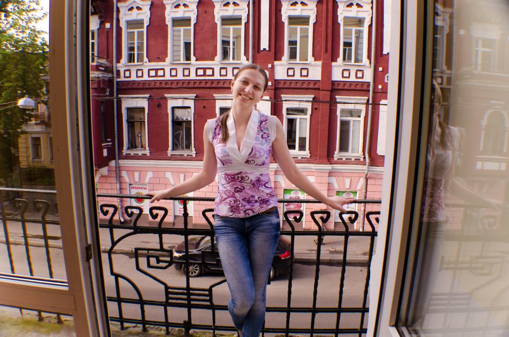 Dream Mini Hostel ハルキウ エクステリア 写真